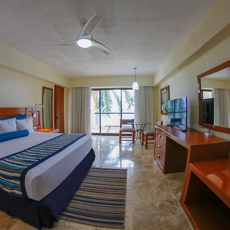 Plaza Pelicanos Grand Beach Resort All Inclusive Puerto Vallarta Exterior photo