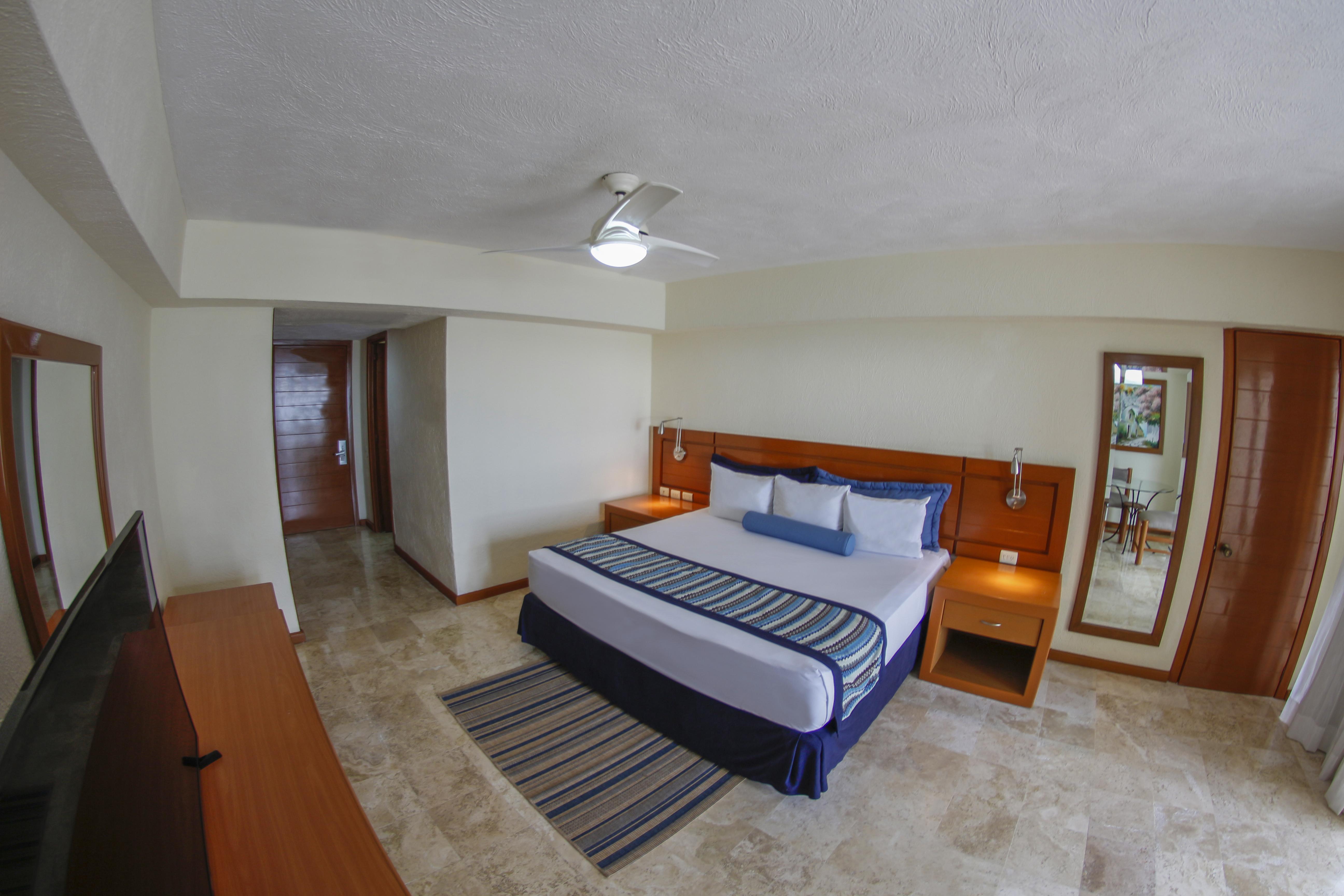 Plaza Pelicanos Grand Beach Resort All Inclusive Puerto Vallarta Exterior photo