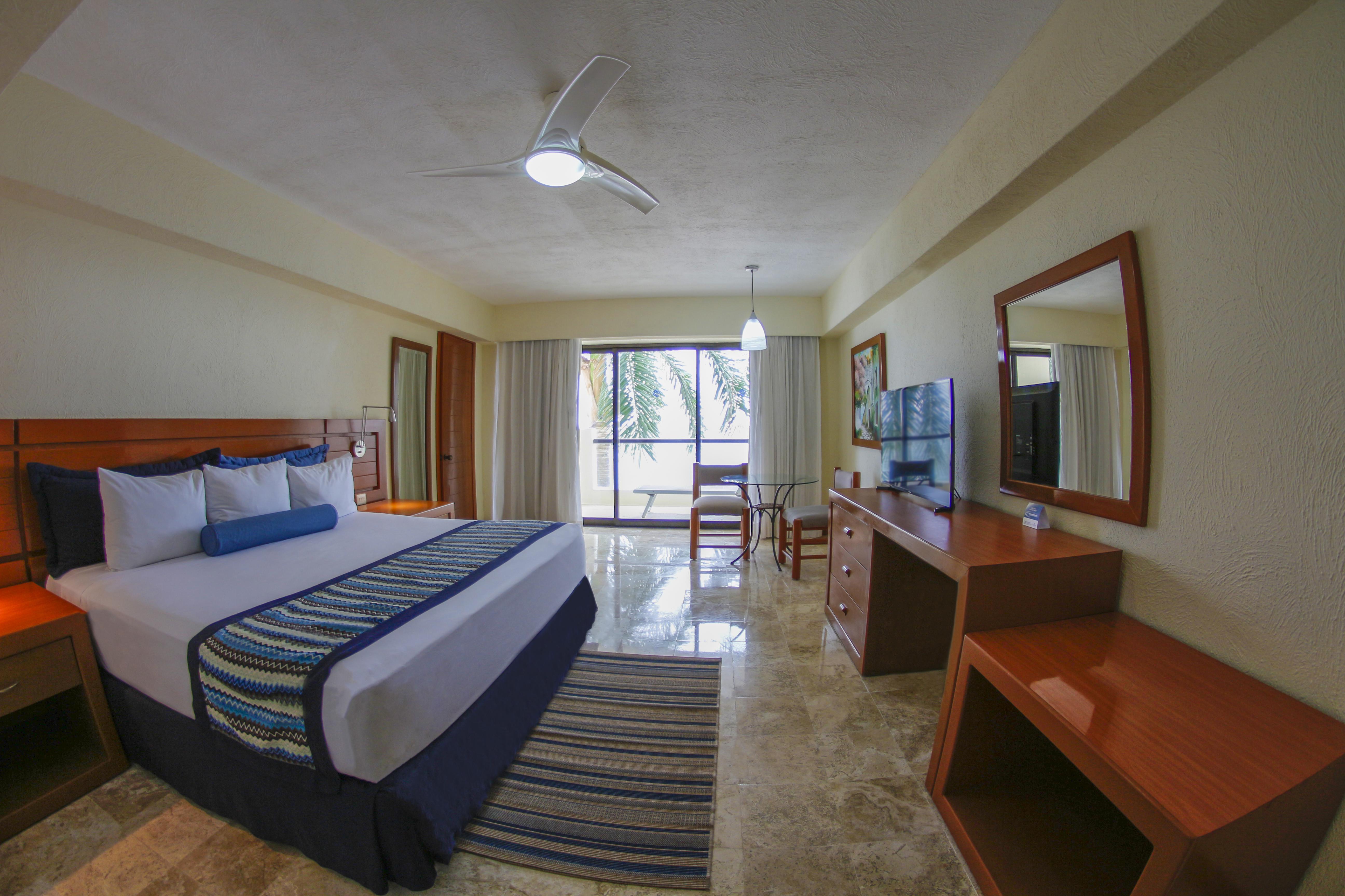 Plaza Pelicanos Grand Beach Resort All Inclusive Puerto Vallarta Exterior photo