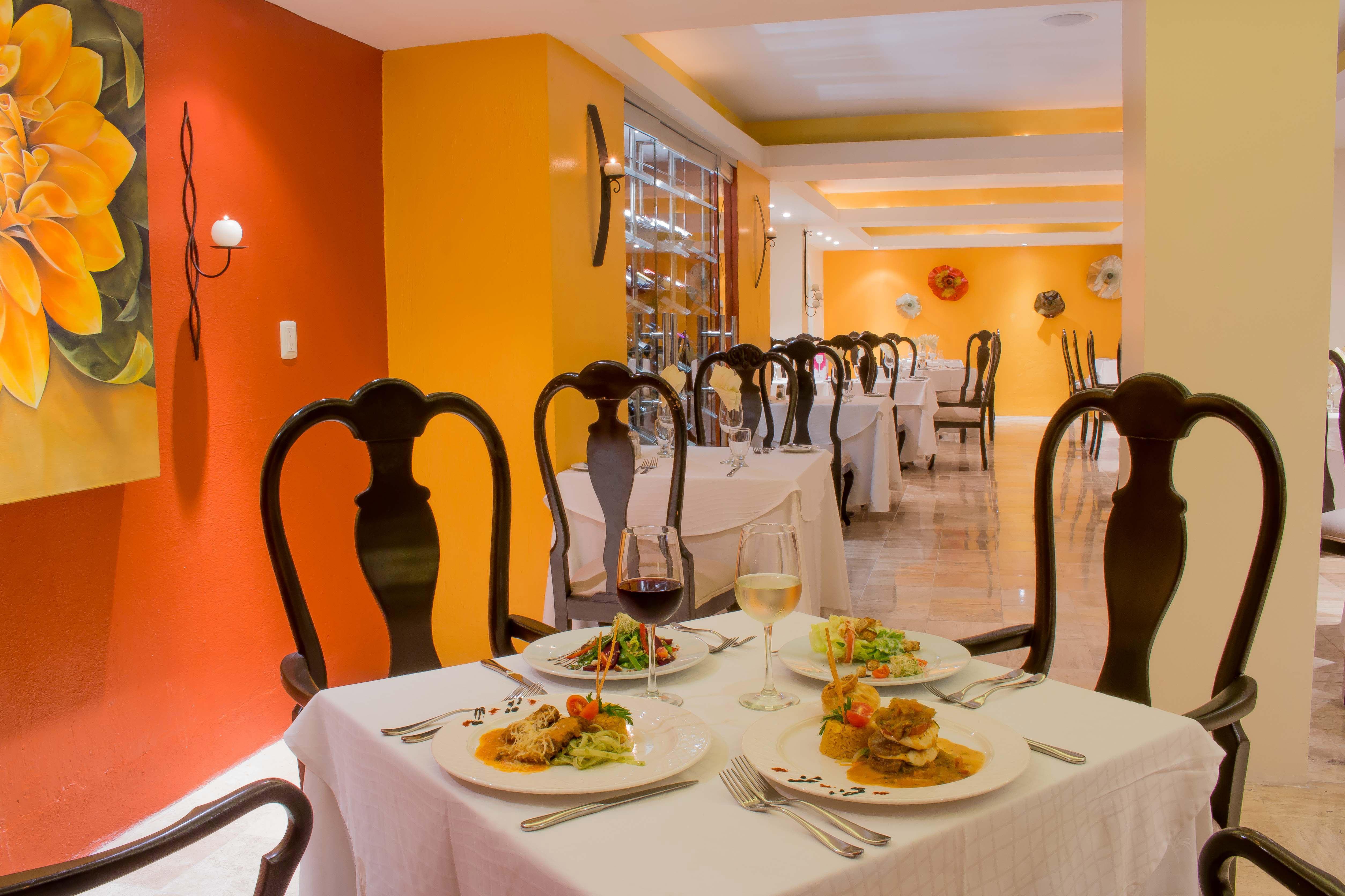 Plaza Pelicanos Grand Beach Resort All Inclusive Puerto Vallarta Exterior photo