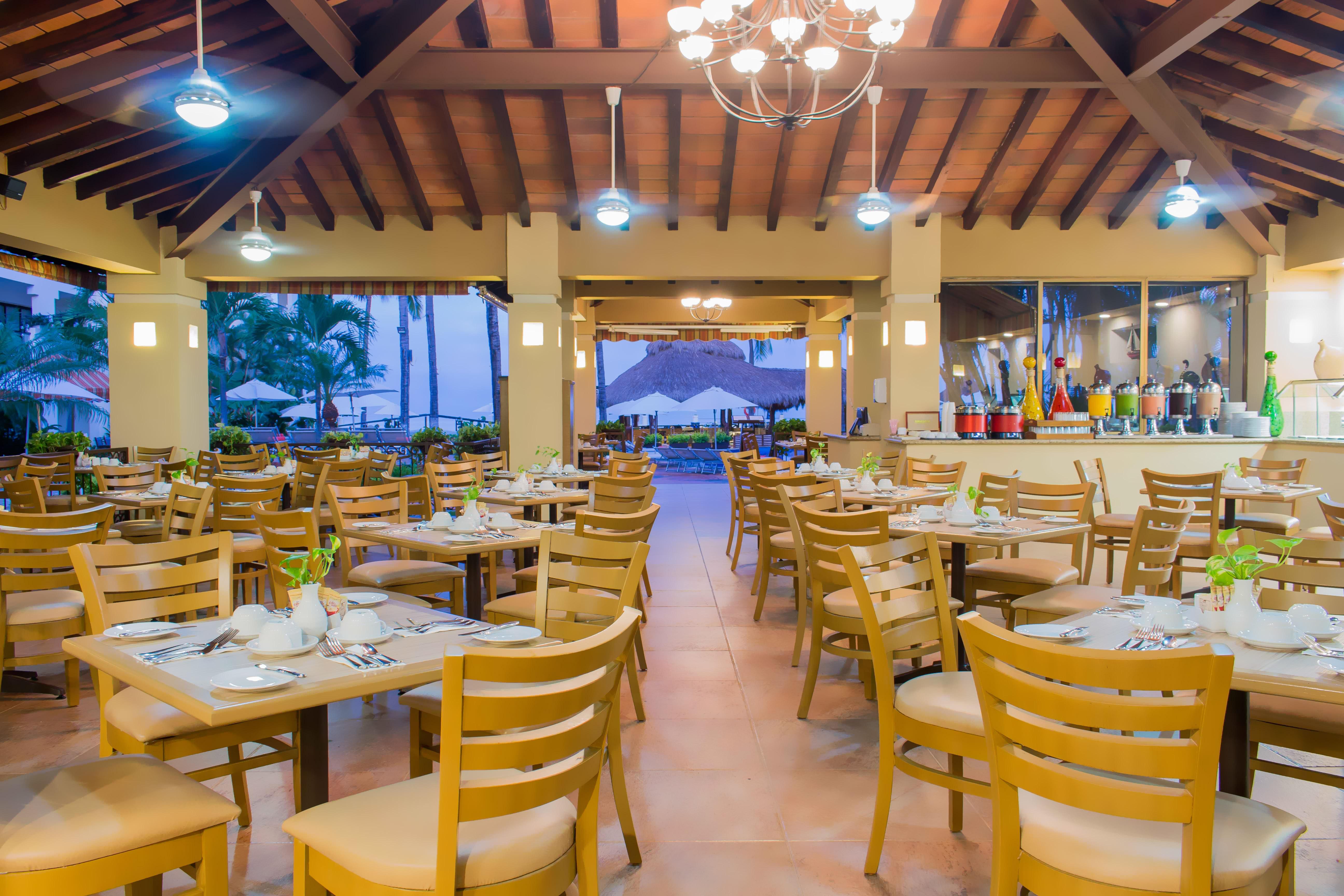 Plaza Pelicanos Grand Beach Resort All Inclusive Puerto Vallarta Exterior photo