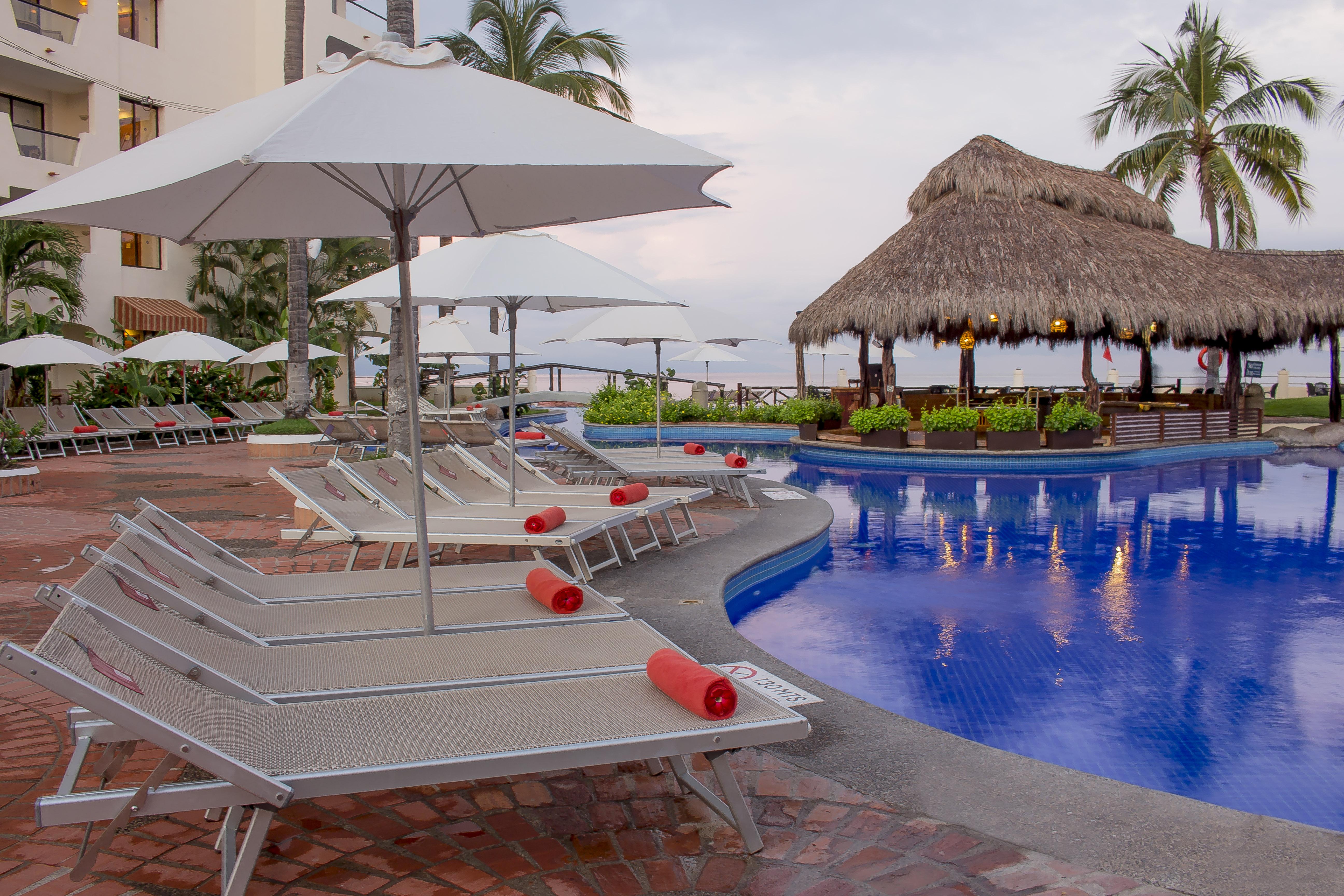 Plaza Pelicanos Grand Beach Resort All Inclusive Puerto Vallarta Exterior photo