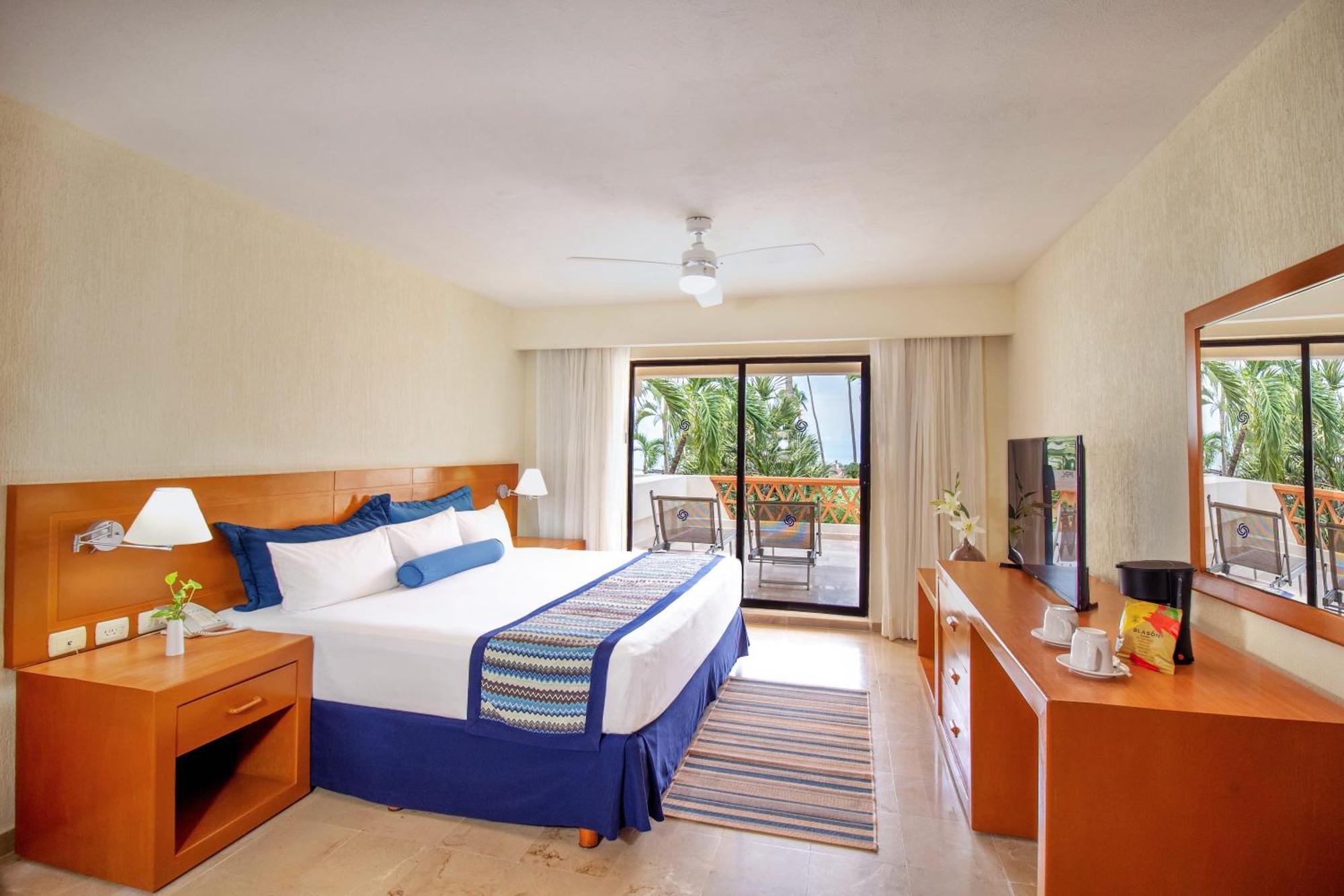 Plaza Pelicanos Grand Beach Resort All Inclusive Puerto Vallarta Exterior photo
