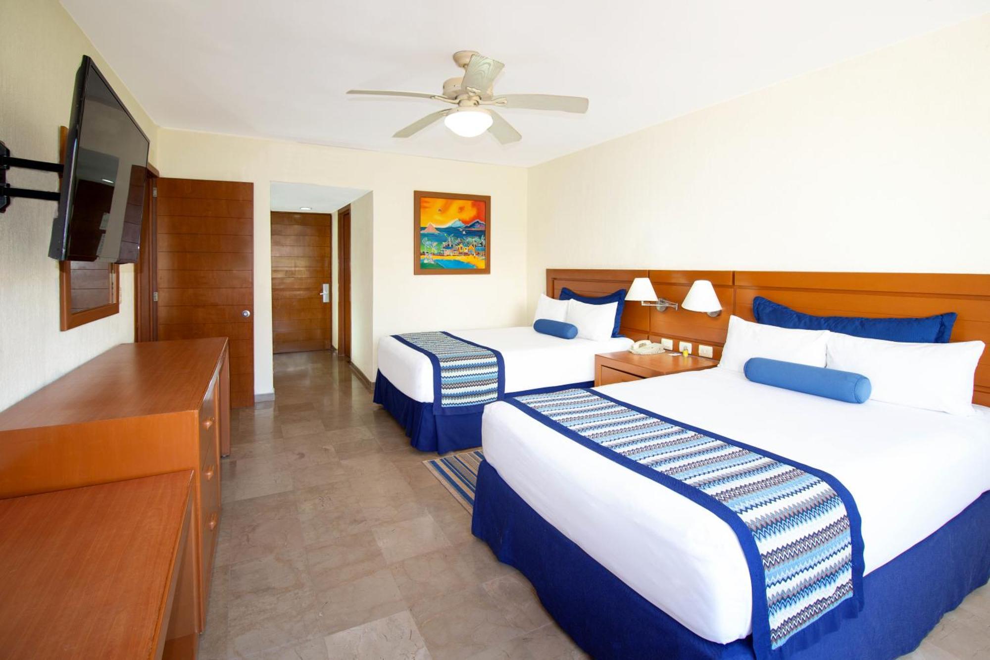 Plaza Pelicanos Grand Beach Resort All Inclusive Puerto Vallarta Exterior photo