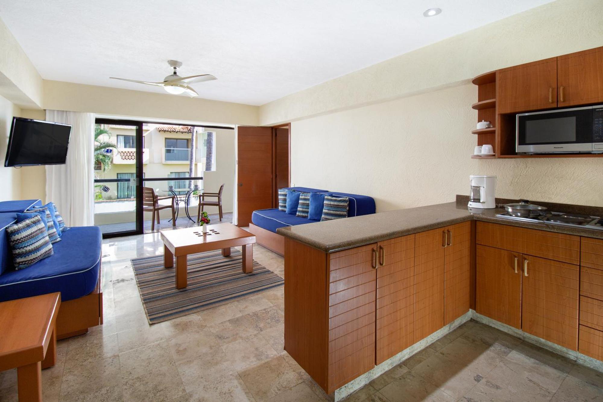Plaza Pelicanos Grand Beach Resort All Inclusive Puerto Vallarta Exterior photo