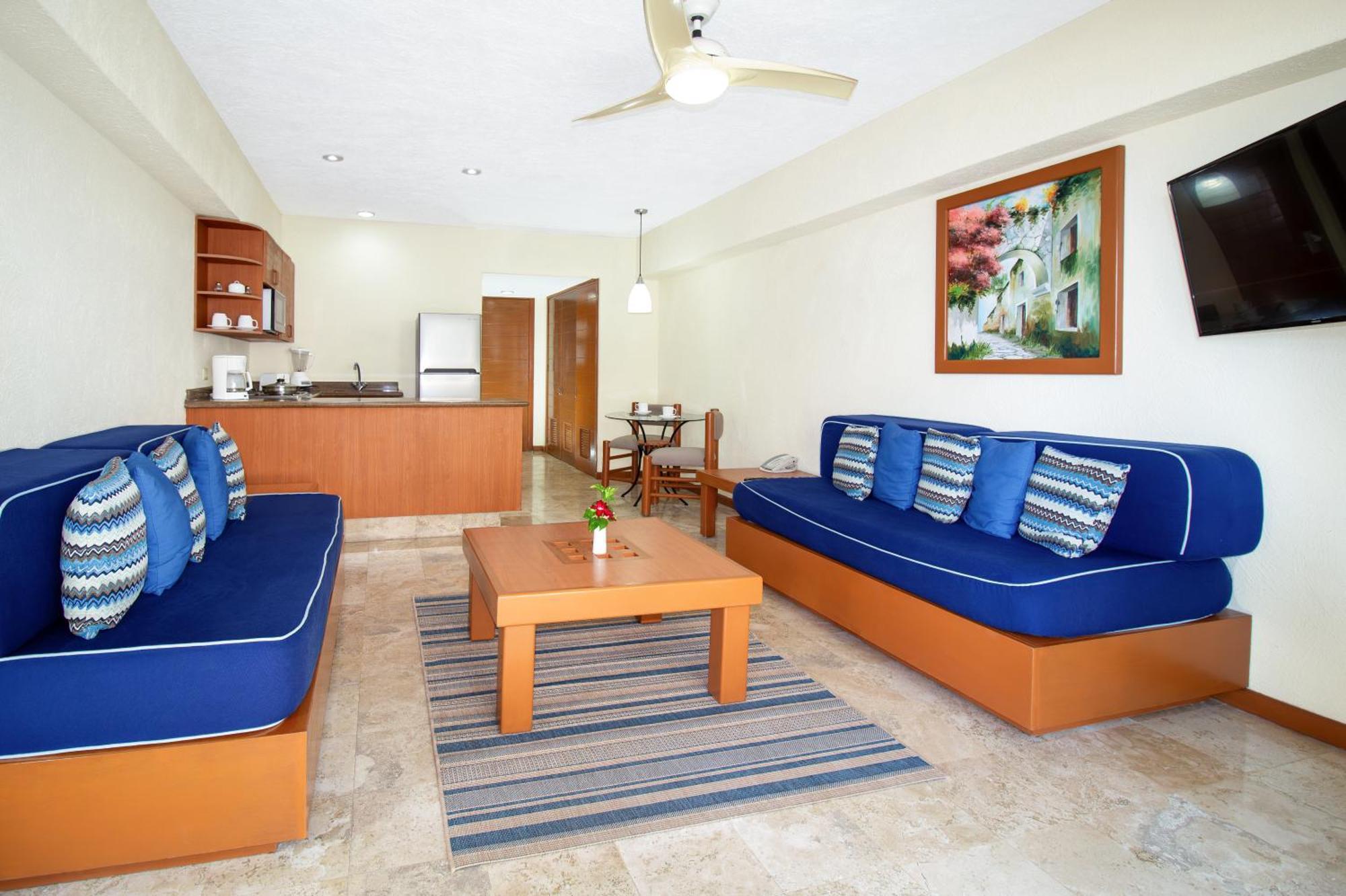 Plaza Pelicanos Grand Beach Resort All Inclusive Puerto Vallarta Exterior photo