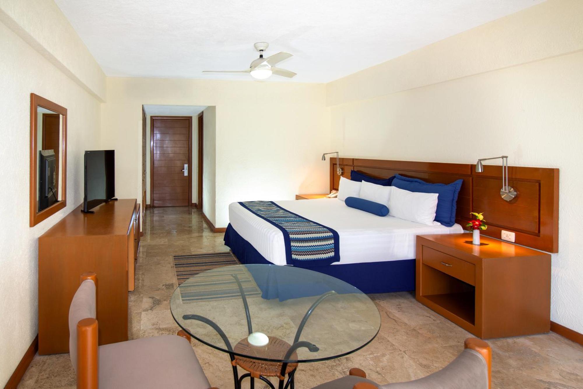 Plaza Pelicanos Grand Beach Resort All Inclusive Puerto Vallarta Exterior photo