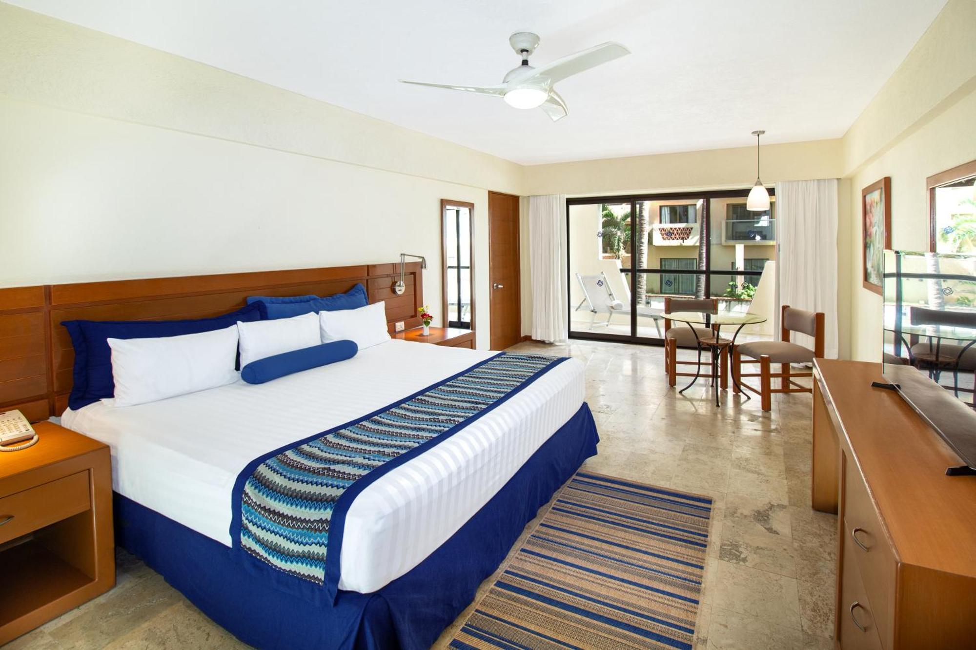 Plaza Pelicanos Grand Beach Resort All Inclusive Puerto Vallarta Exterior photo