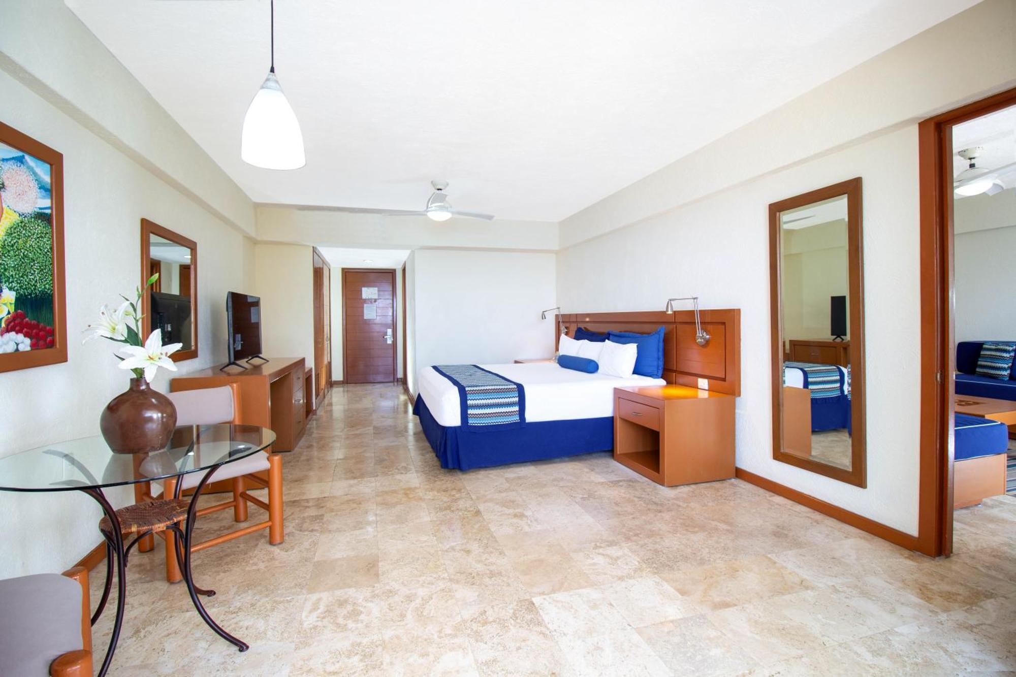 Plaza Pelicanos Grand Beach Resort All Inclusive Puerto Vallarta Exterior photo