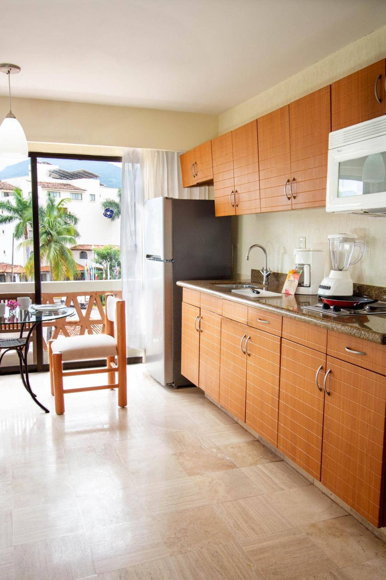 Plaza Pelicanos Grand Beach Resort All Inclusive Puerto Vallarta Exterior photo