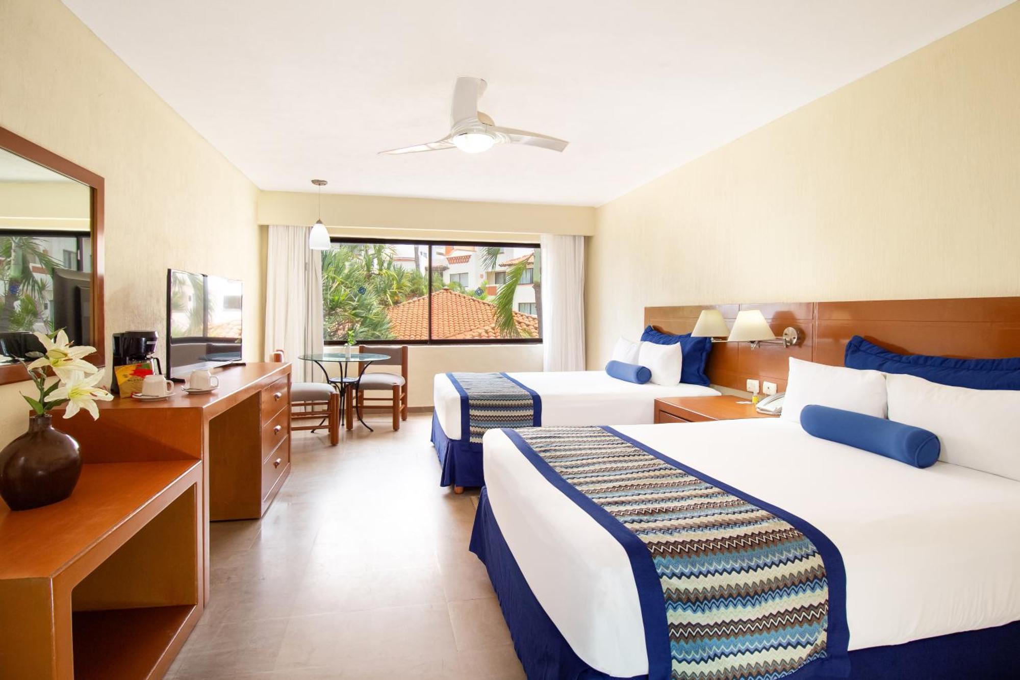 Plaza Pelicanos Grand Beach Resort All Inclusive Puerto Vallarta Exterior photo