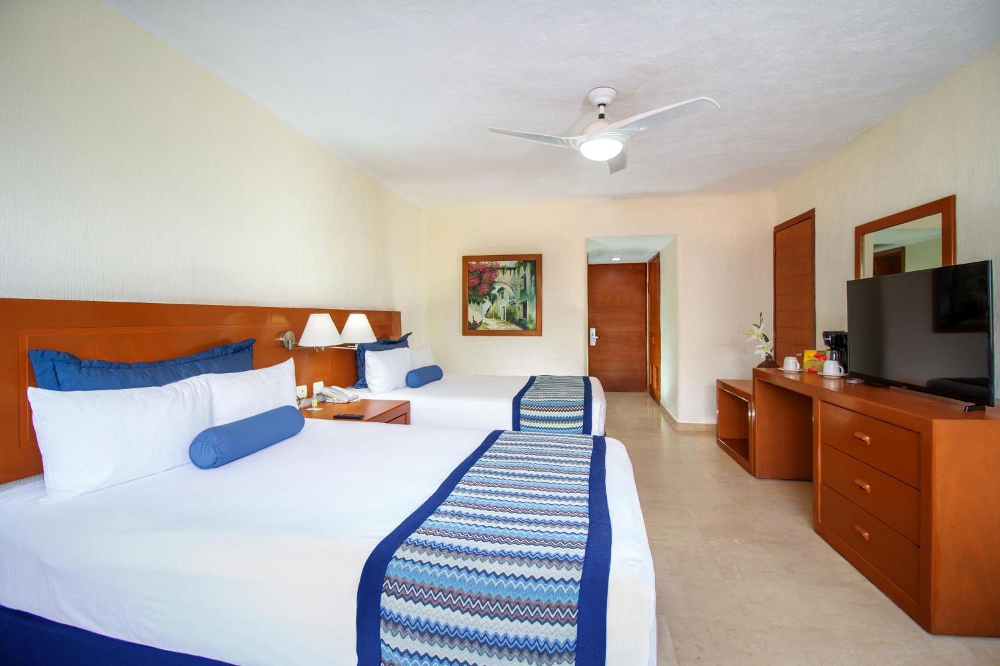 Plaza Pelicanos Grand Beach Resort All Inclusive Puerto Vallarta Exterior photo