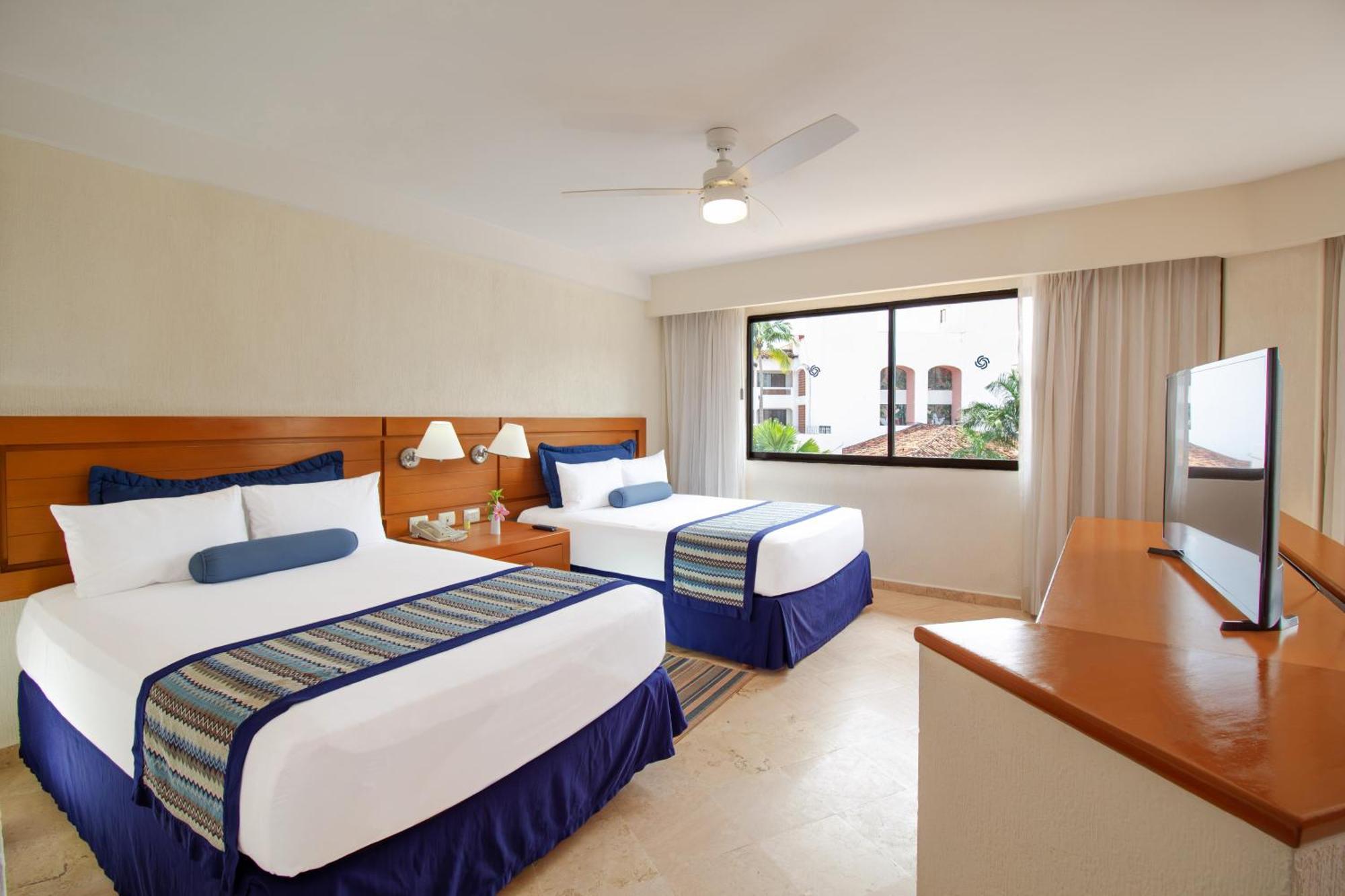Plaza Pelicanos Grand Beach Resort All Inclusive Puerto Vallarta Exterior photo